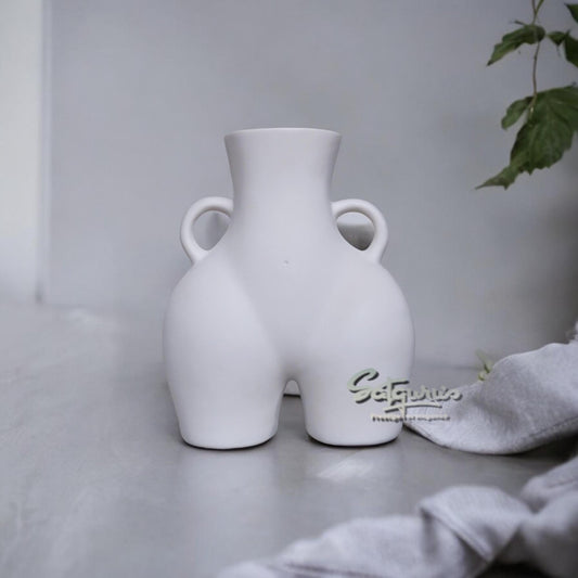 Lady Shape Vase by Satgurus