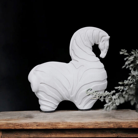 Fat Stripe Horse / White by Satgurus