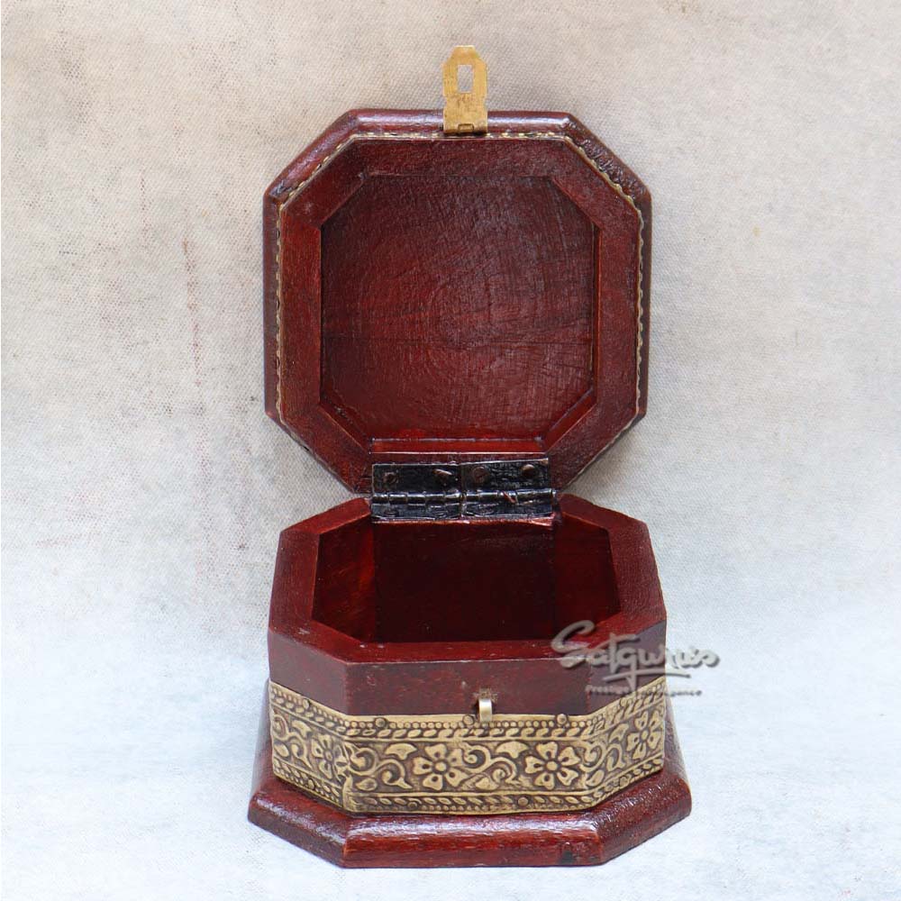 Handicrafted Wooden Box / Medium By Satgurus