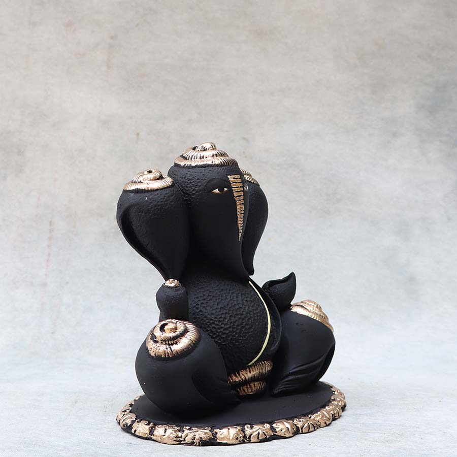 Black Shankh Moulded Ganesha