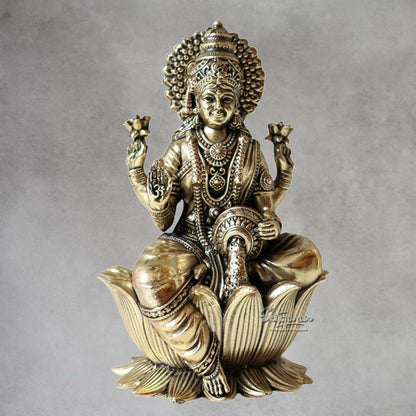 Goddess Lakshmi on Lotus By Satguru's