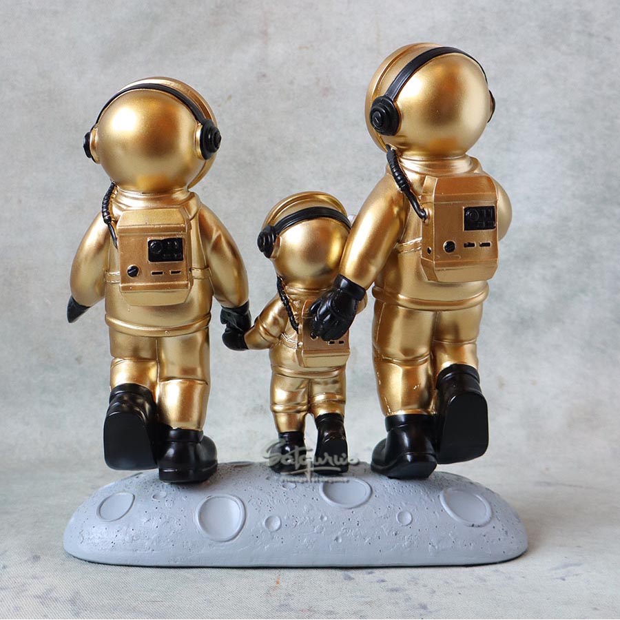 Golden Astronaut Family By Satguru's