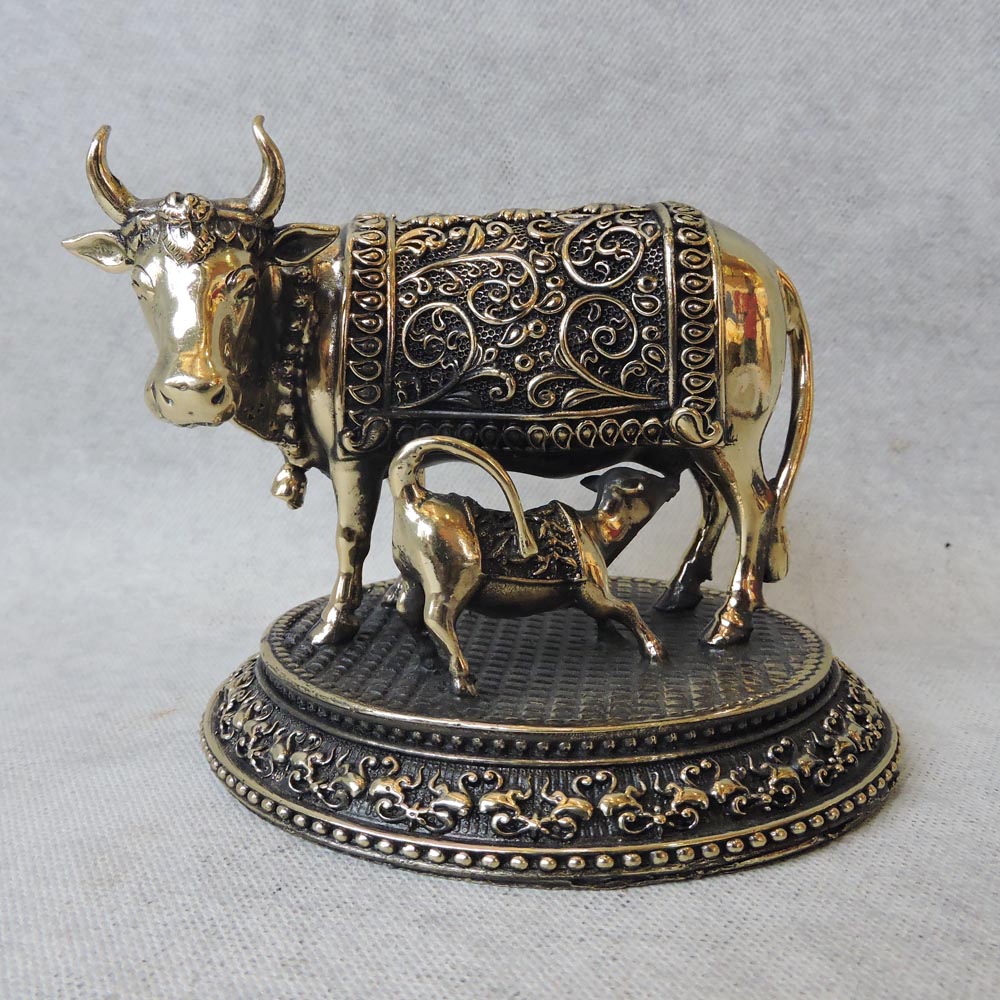 Brass Cow With Calf by Satgurus