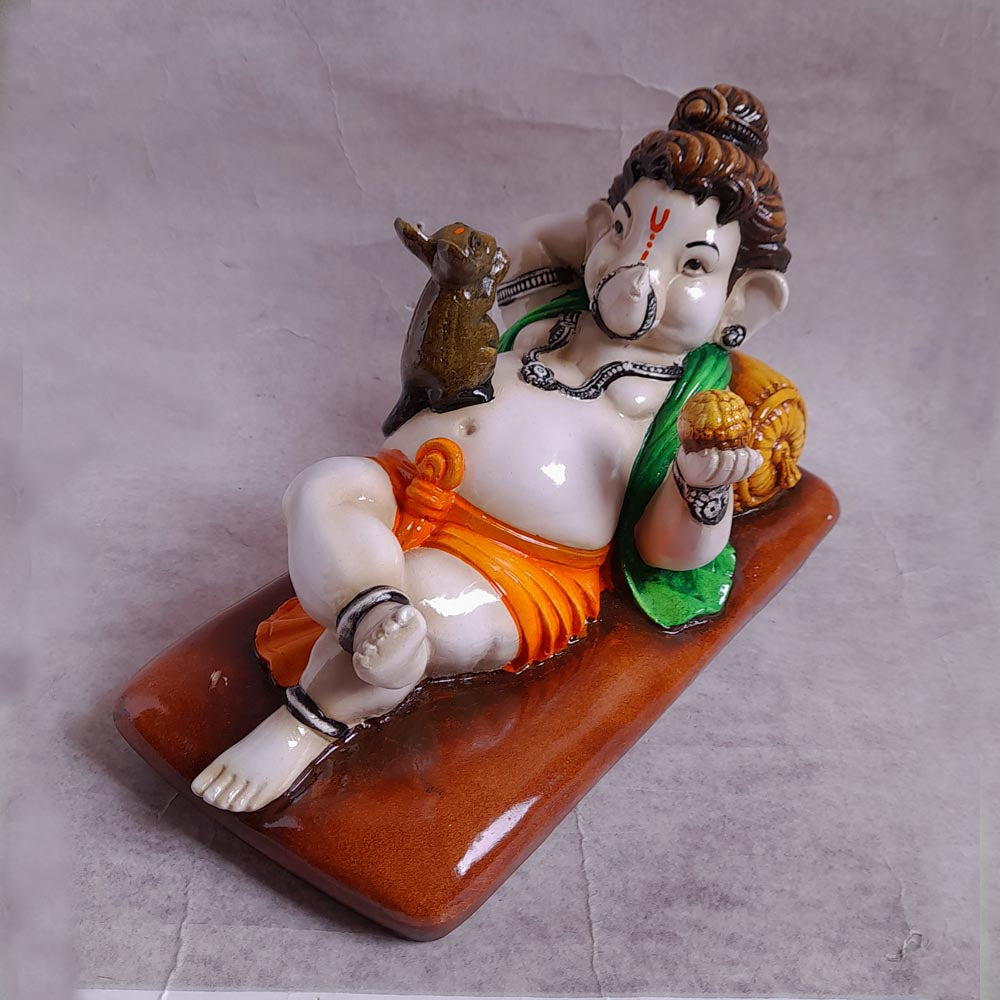 relaxing-ganesha-mouse-on-stomach-by-satgurus