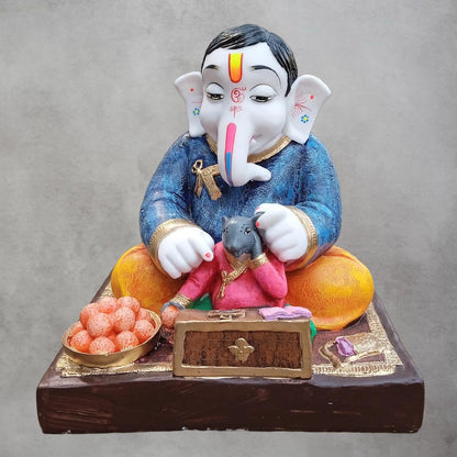 Munim Ganesha by Satgurus
